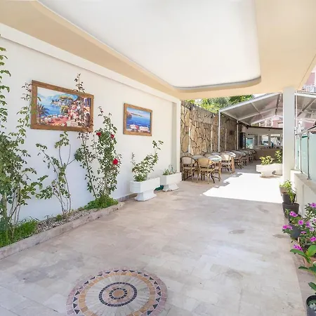 Near To Center And Διαμέρισμα