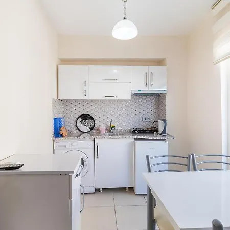 Near To Center And * Μαρμαρίς