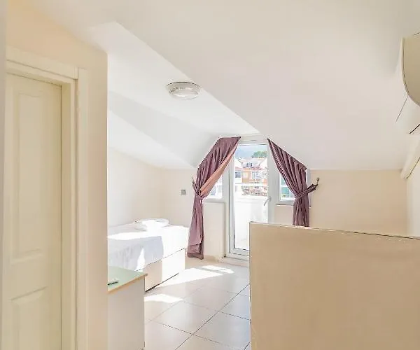 Star Apart Otel * מרמריס